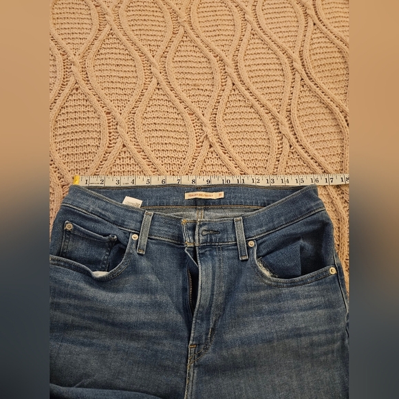 Levi's - Women's High Rise Straight Leg Size 31 - Picture 5 of 7